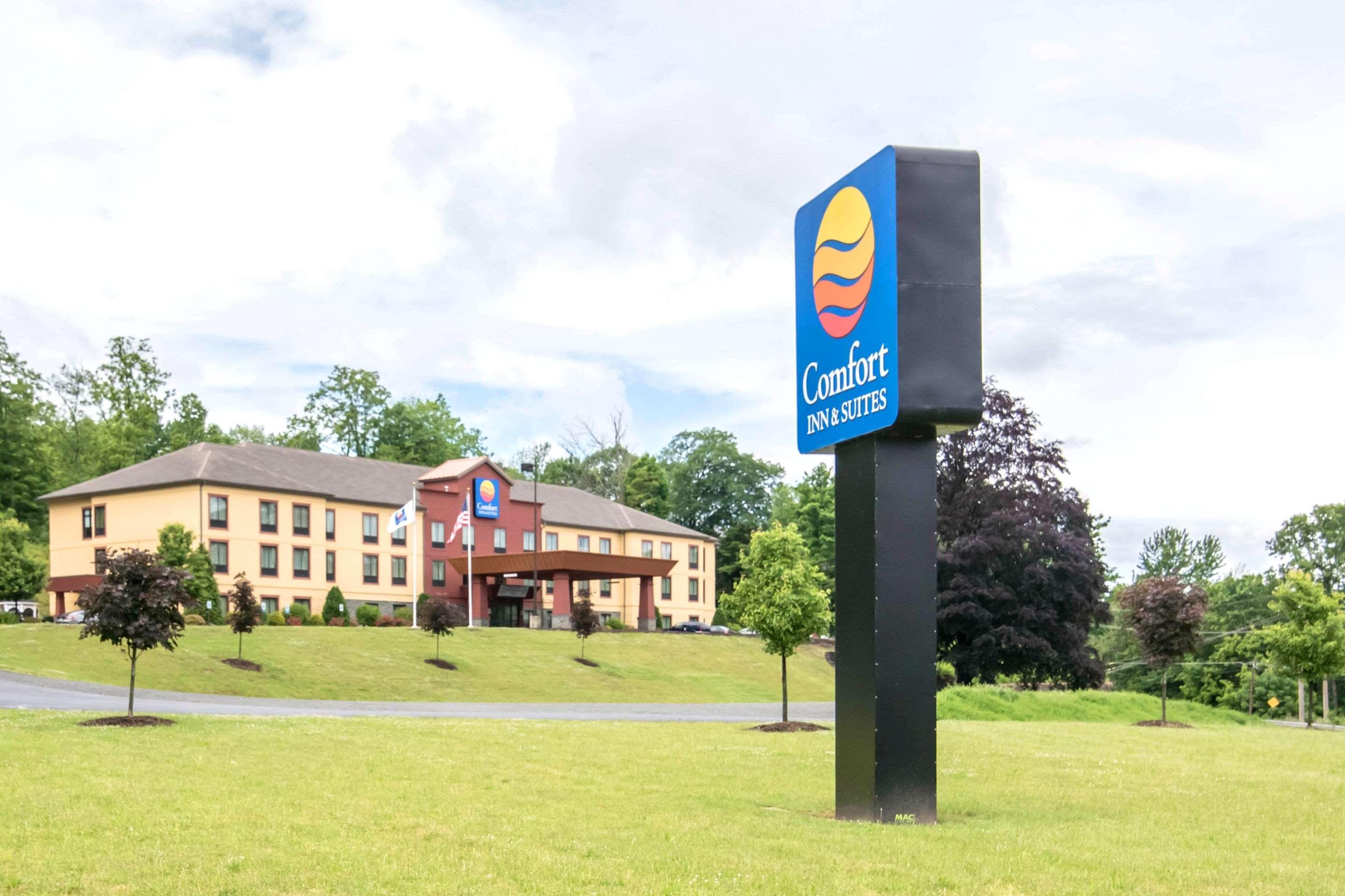 Comfort Inn & Suites Tunkhannock Buitenkant foto