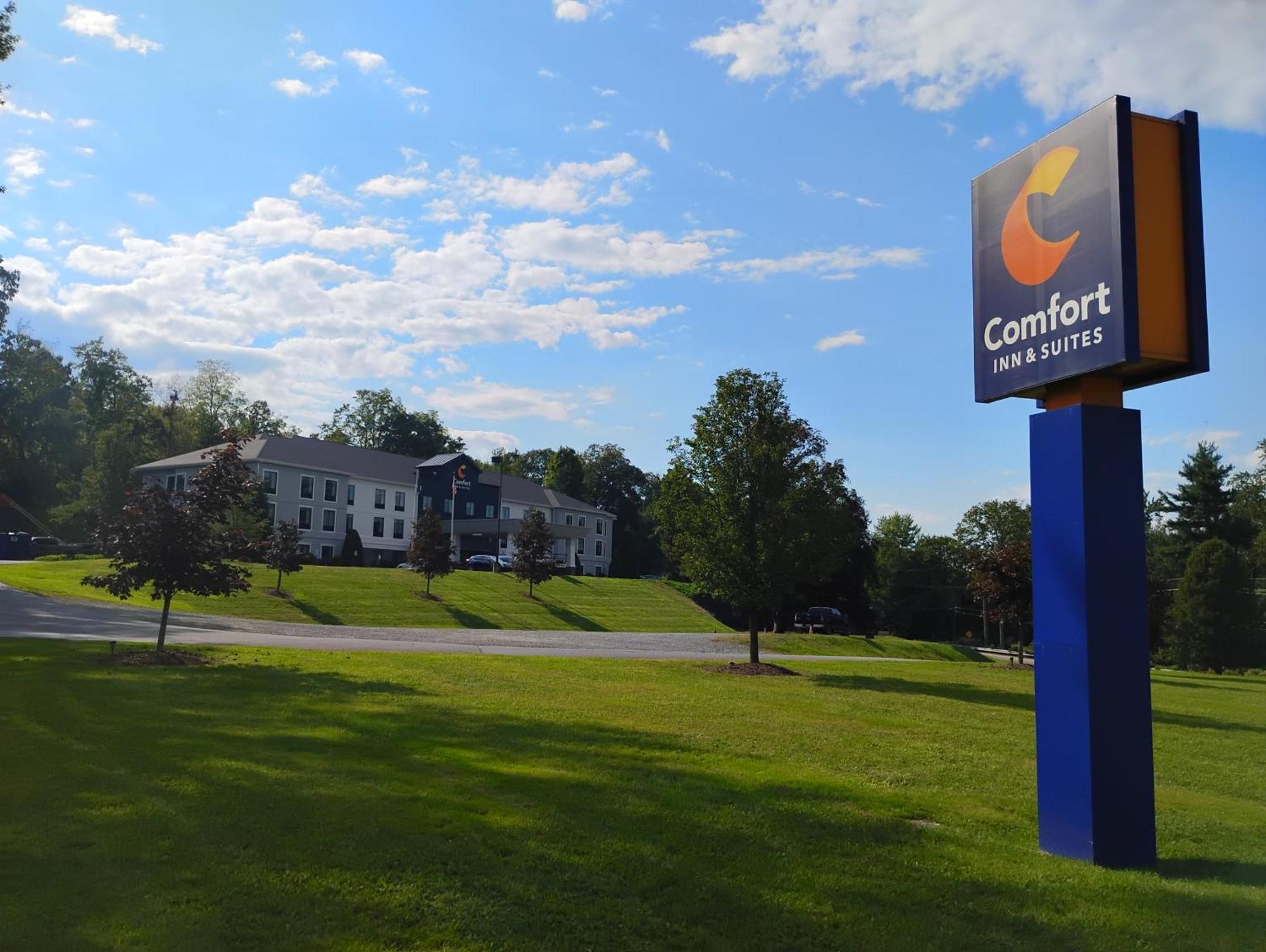 Comfort Inn & Suites Tunkhannock Buitenkant foto