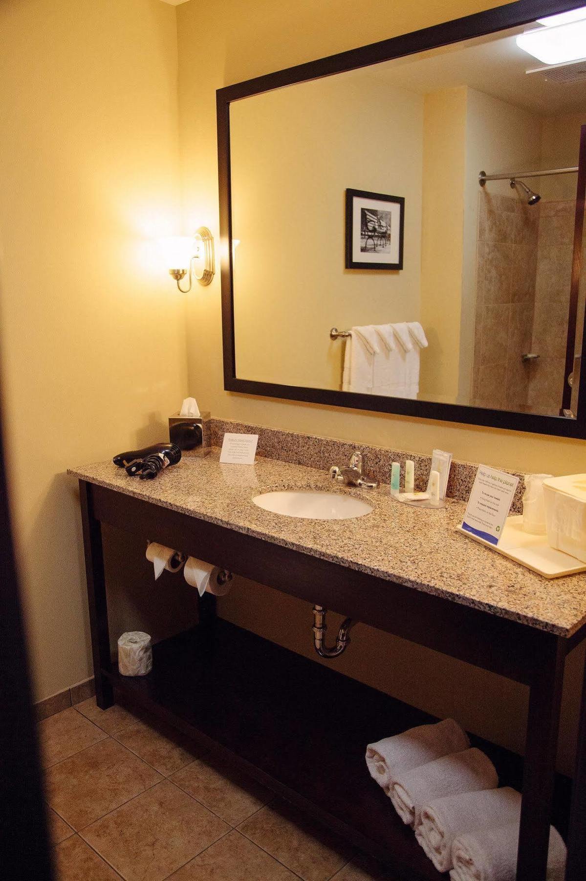 Comfort Inn & Suites Tunkhannock Buitenkant foto